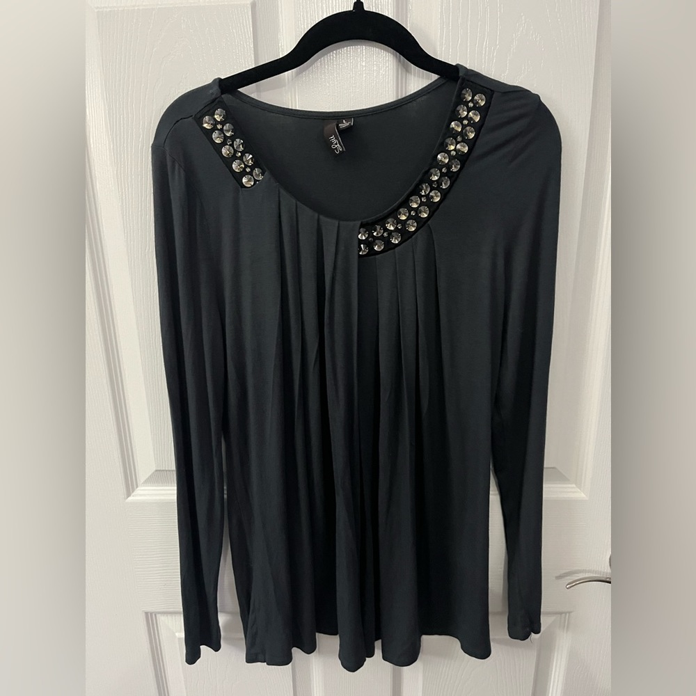 Luii gray size large long sleeve top with beading